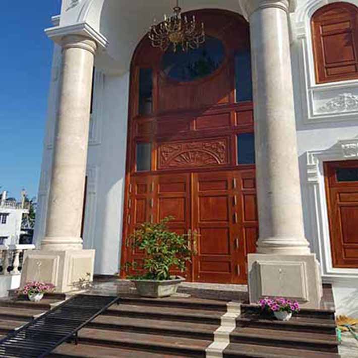 đá hoa cương cột tròn