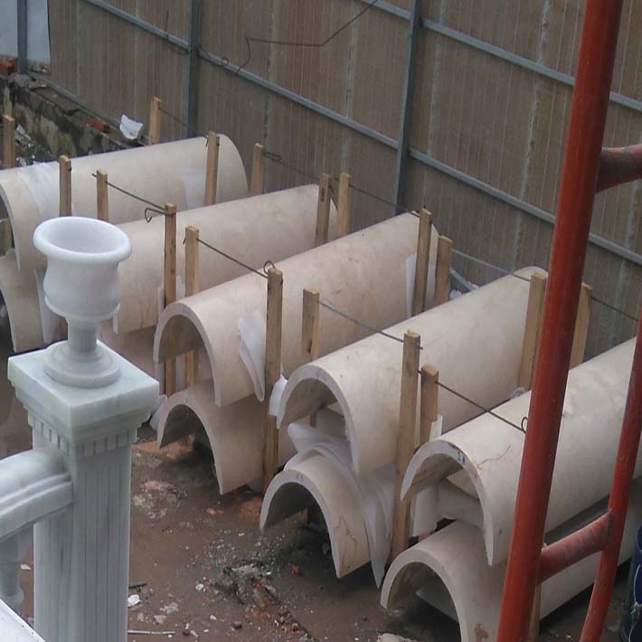 đá hoa cương cột tròn