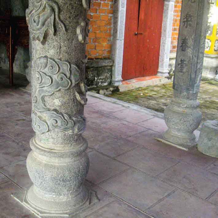 đá hoa cương cột tròn
