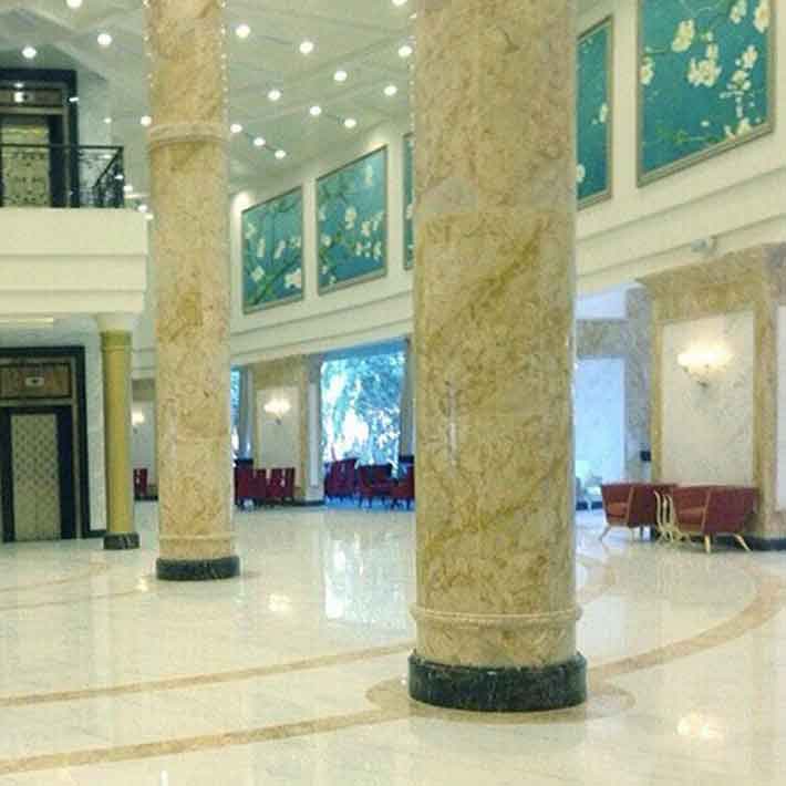 đá hoa cương cột tròn