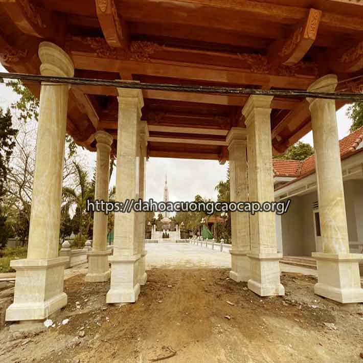 đá hoa cương cột tròn
